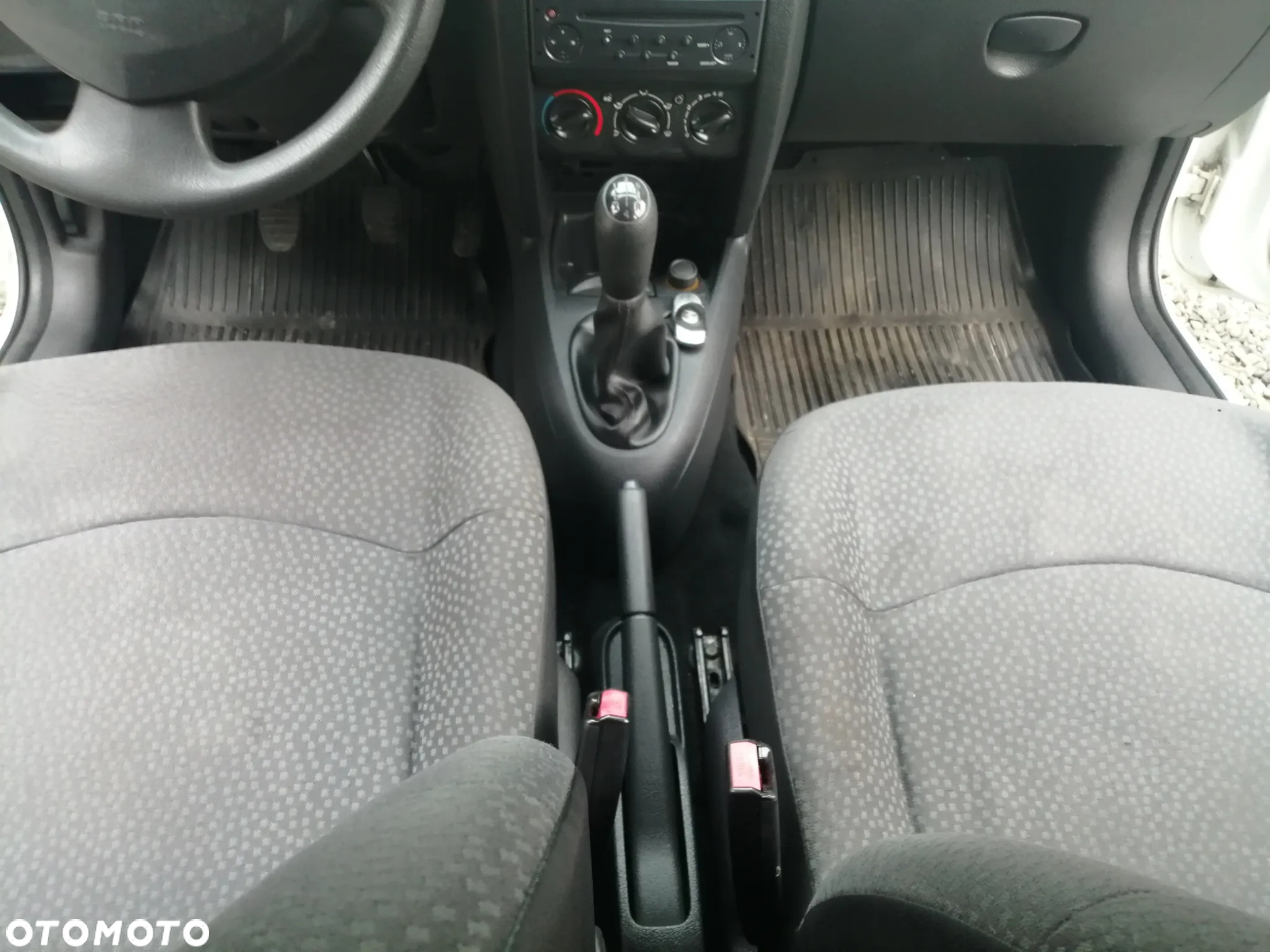 Renault Clio - 11