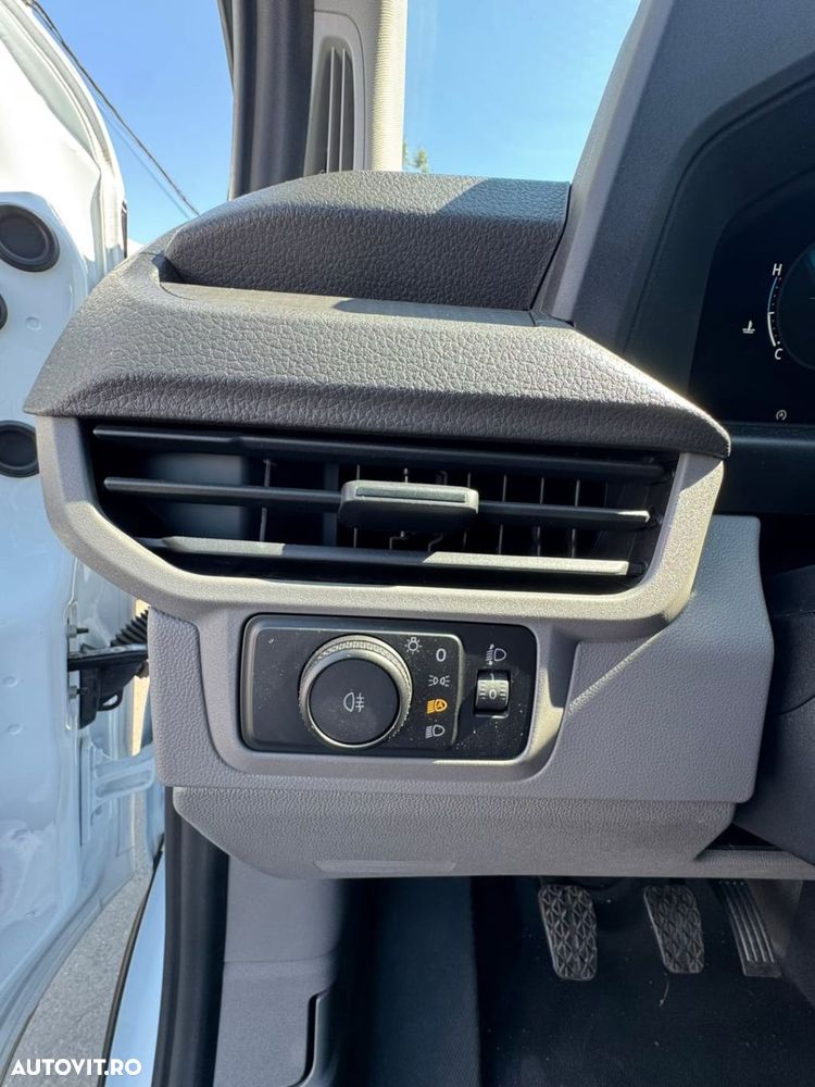 Volkswagen Transporter - 12
