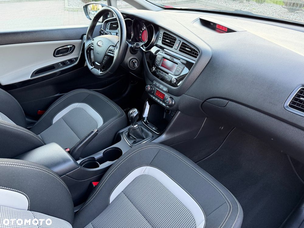 Kia Ceed 1.6 GDI Platinum Edition - 11