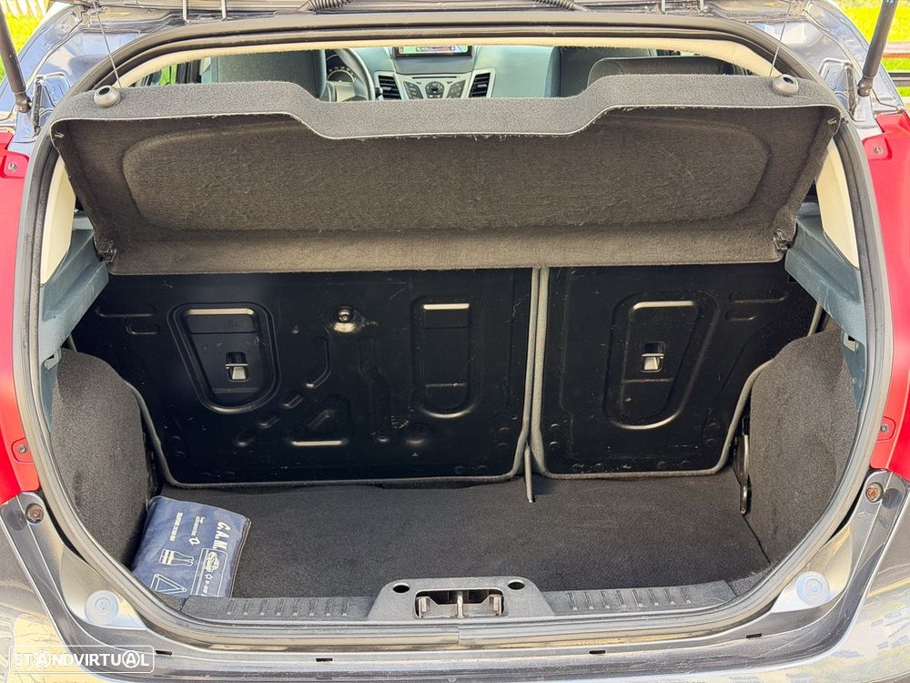 Ford Fiesta 1.25 Techno - 25