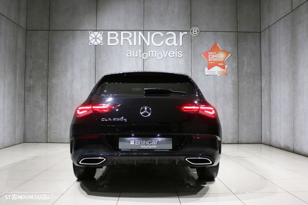 Mercedes-Benz CLA 250 e Shooting Brake AMG Line - 4