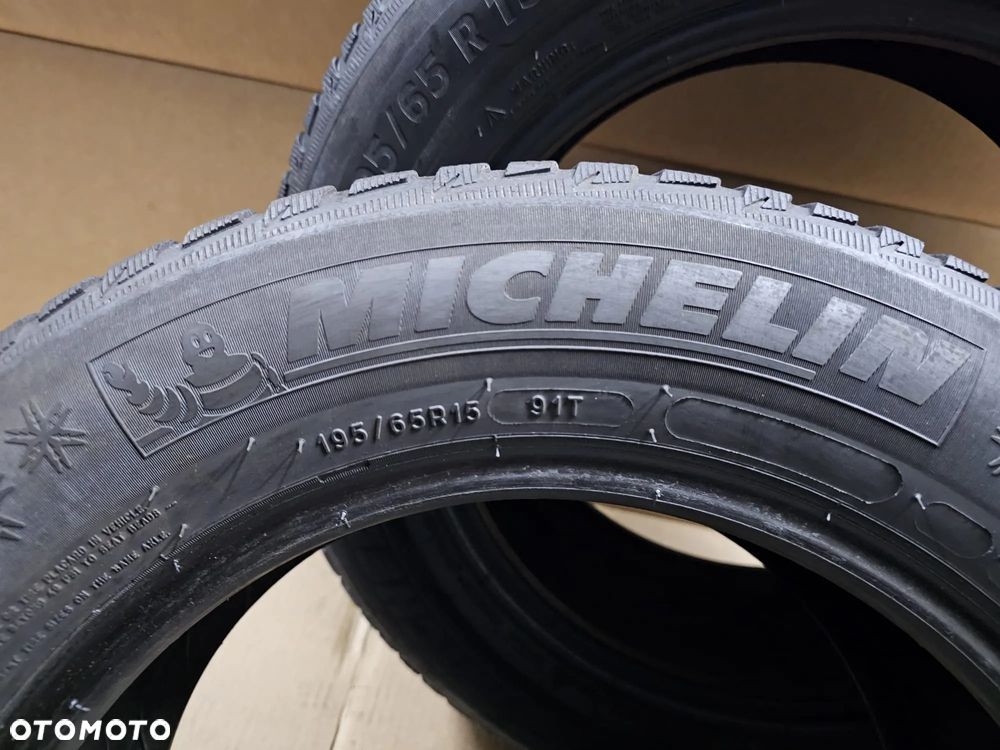 (O98) 195/65R15 91T 4,8mm 17r / Michelin Alpin 5 - 6