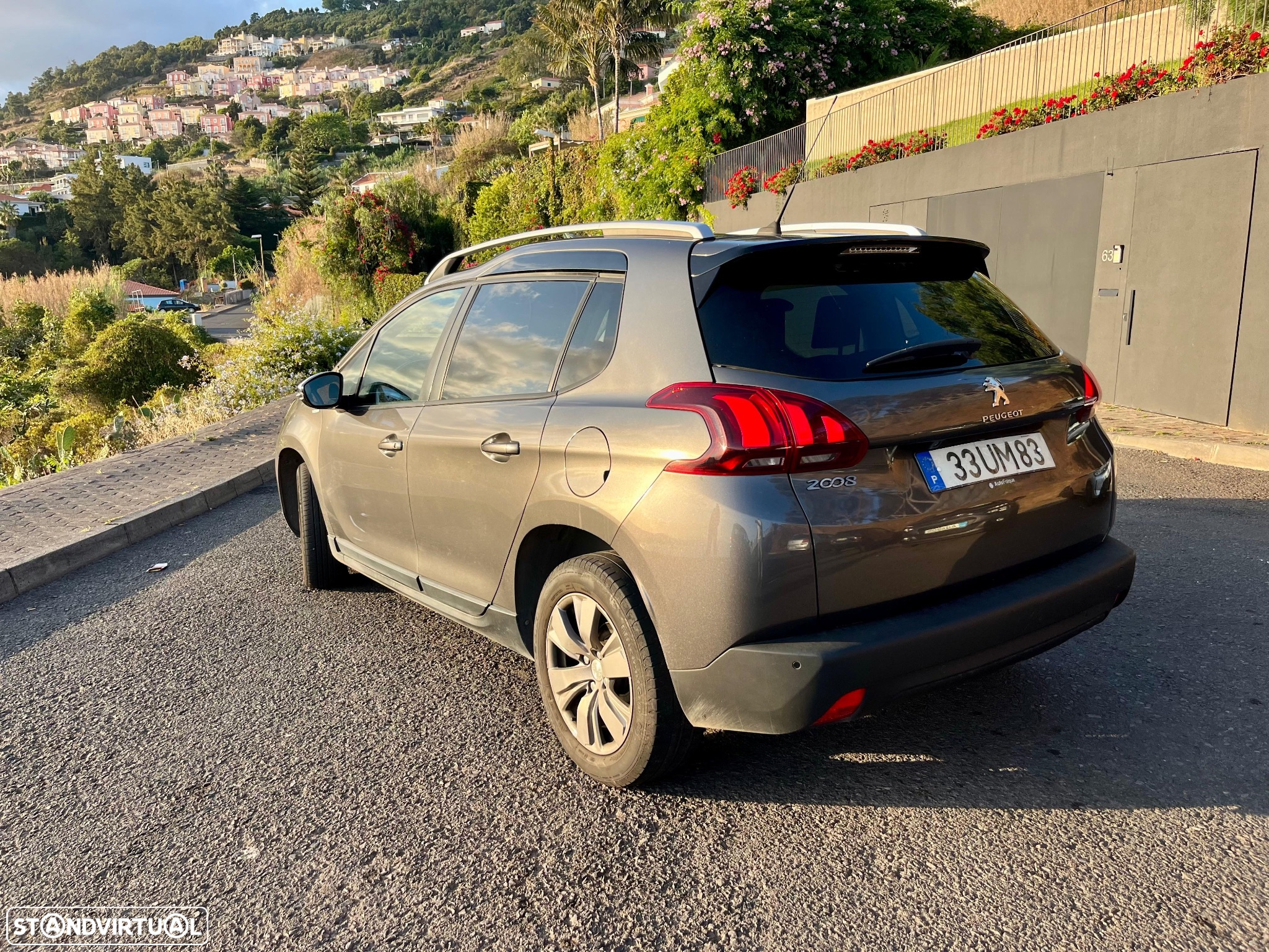 Peugeot 2008 1.6 BlueHDi Allure - 4
