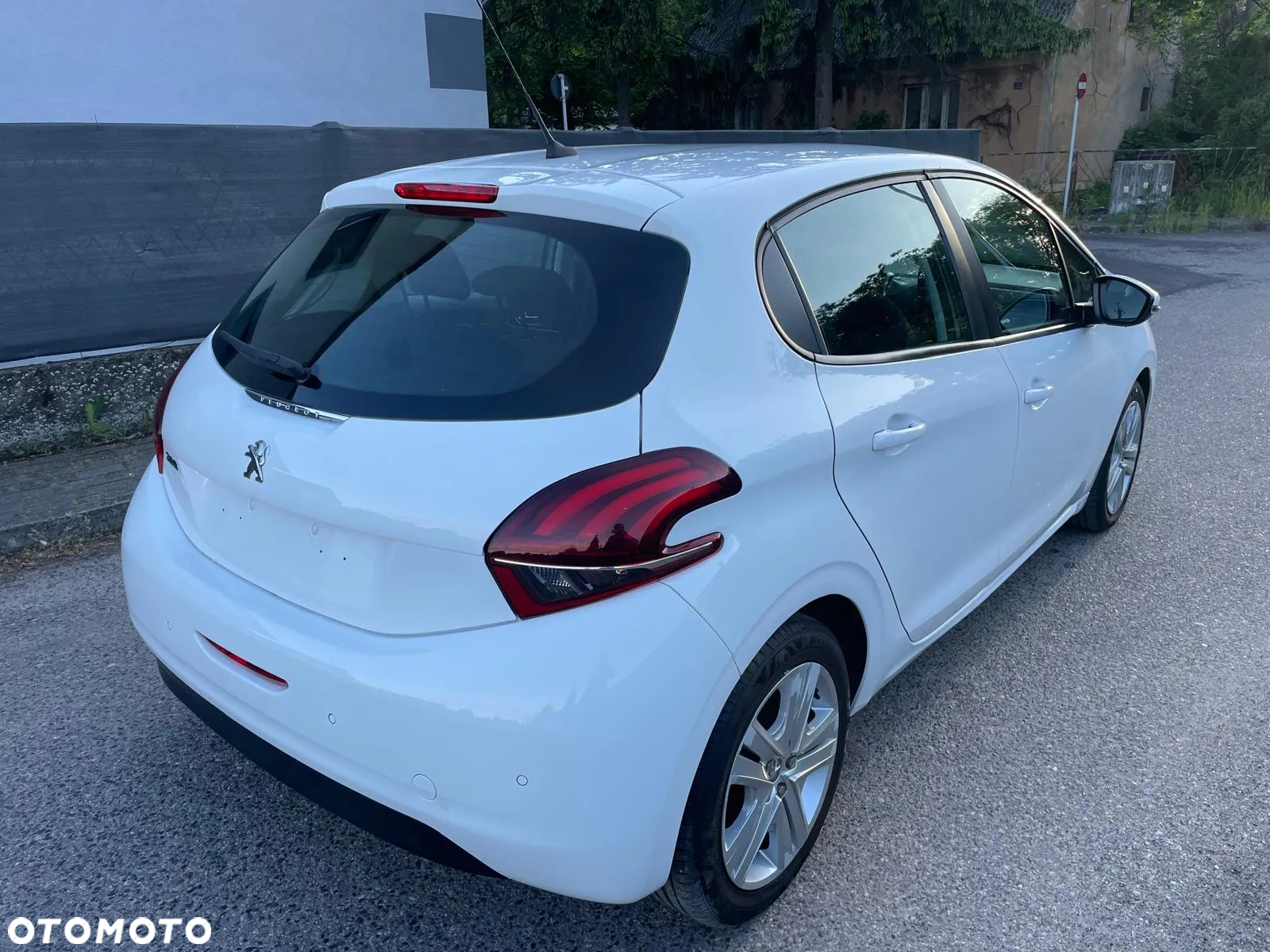 Peugeot 208 1.2 PureTech Active - 4