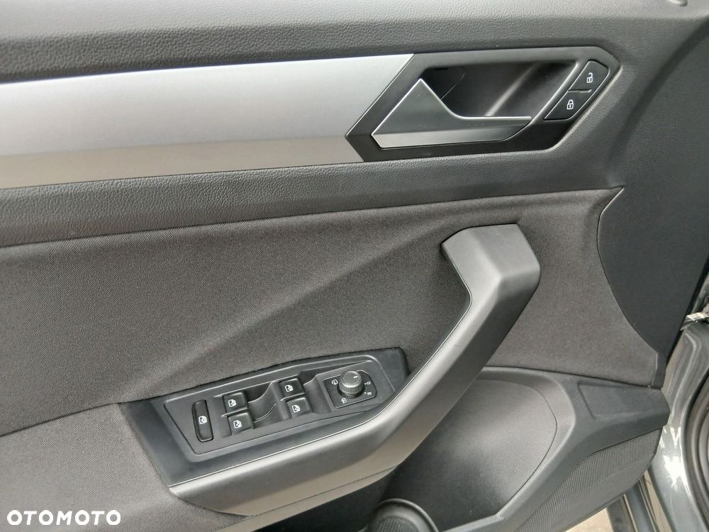 Volkswagen T-Roc 1.5 TSI Life Plus DSG - 13