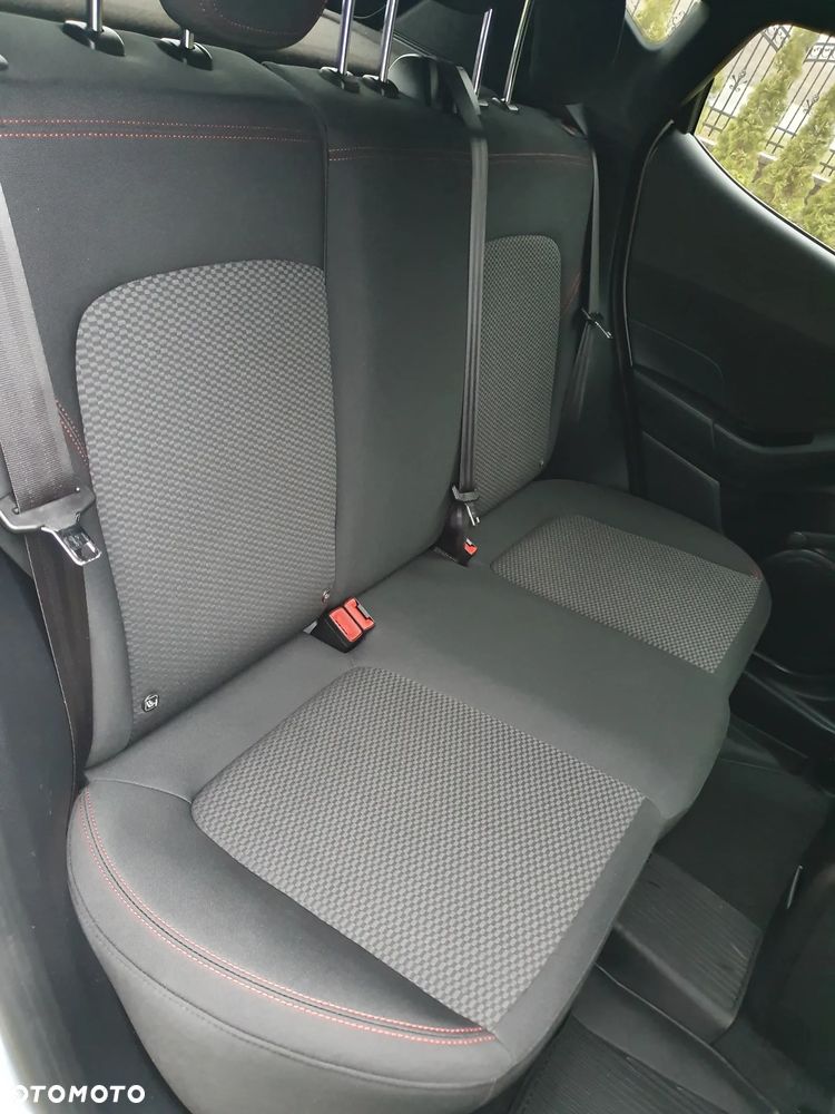 Ford Fiesta - 25