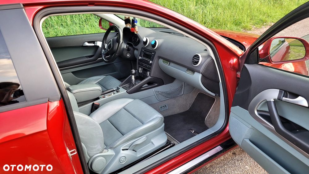 Audi A3 3-drzwiowe 2.0 TDI DPF Quattro Ambiente - 12