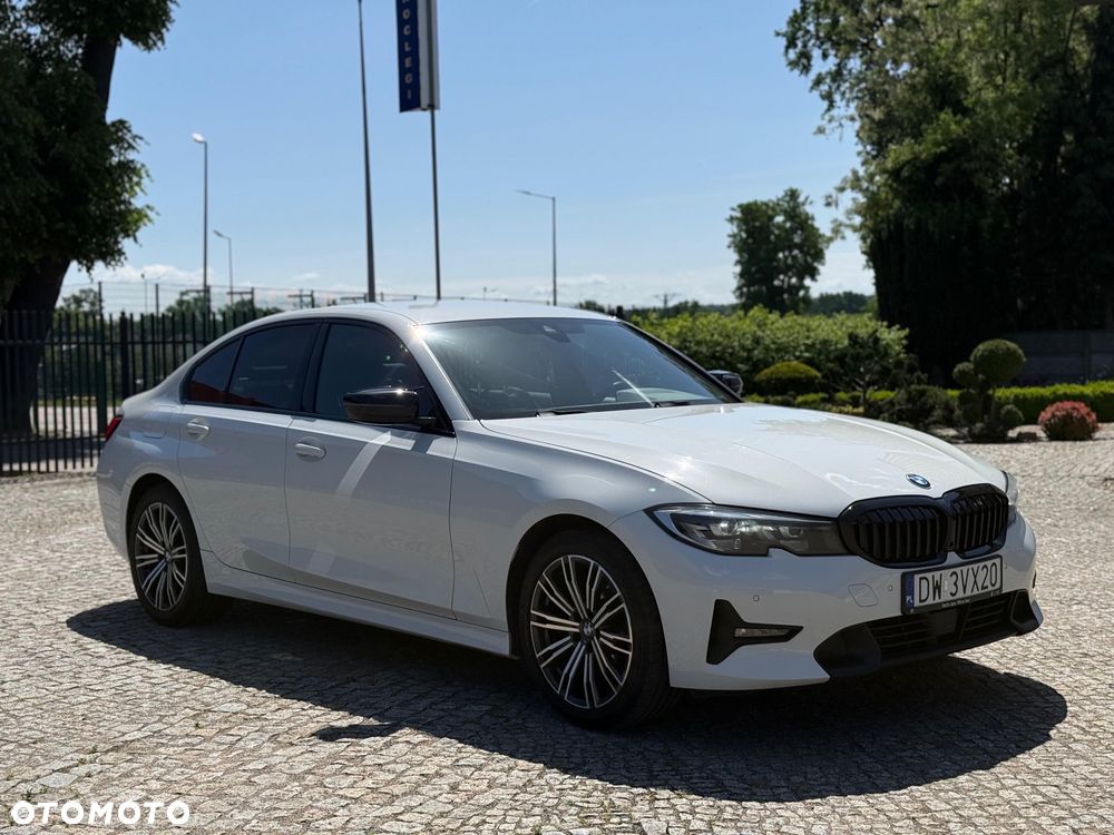 BMW Seria 3 320d xDrive Sport Line - 2