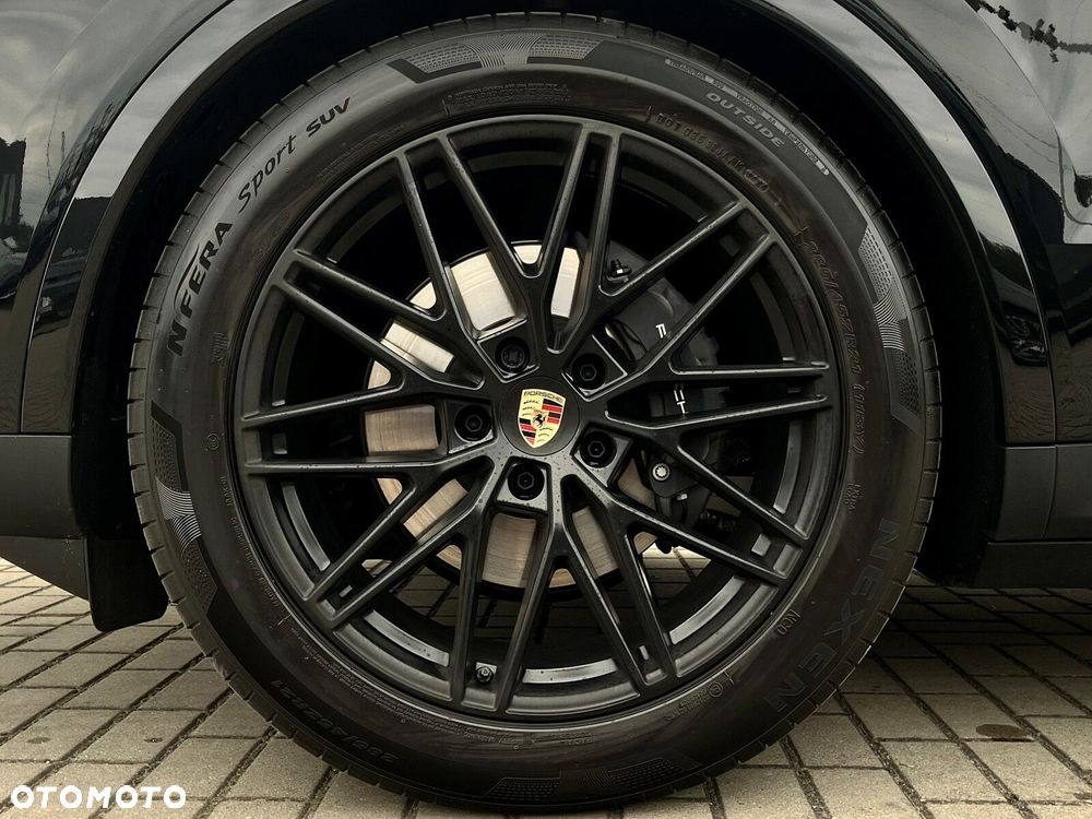 Porsche Cayenne Coupe - 12