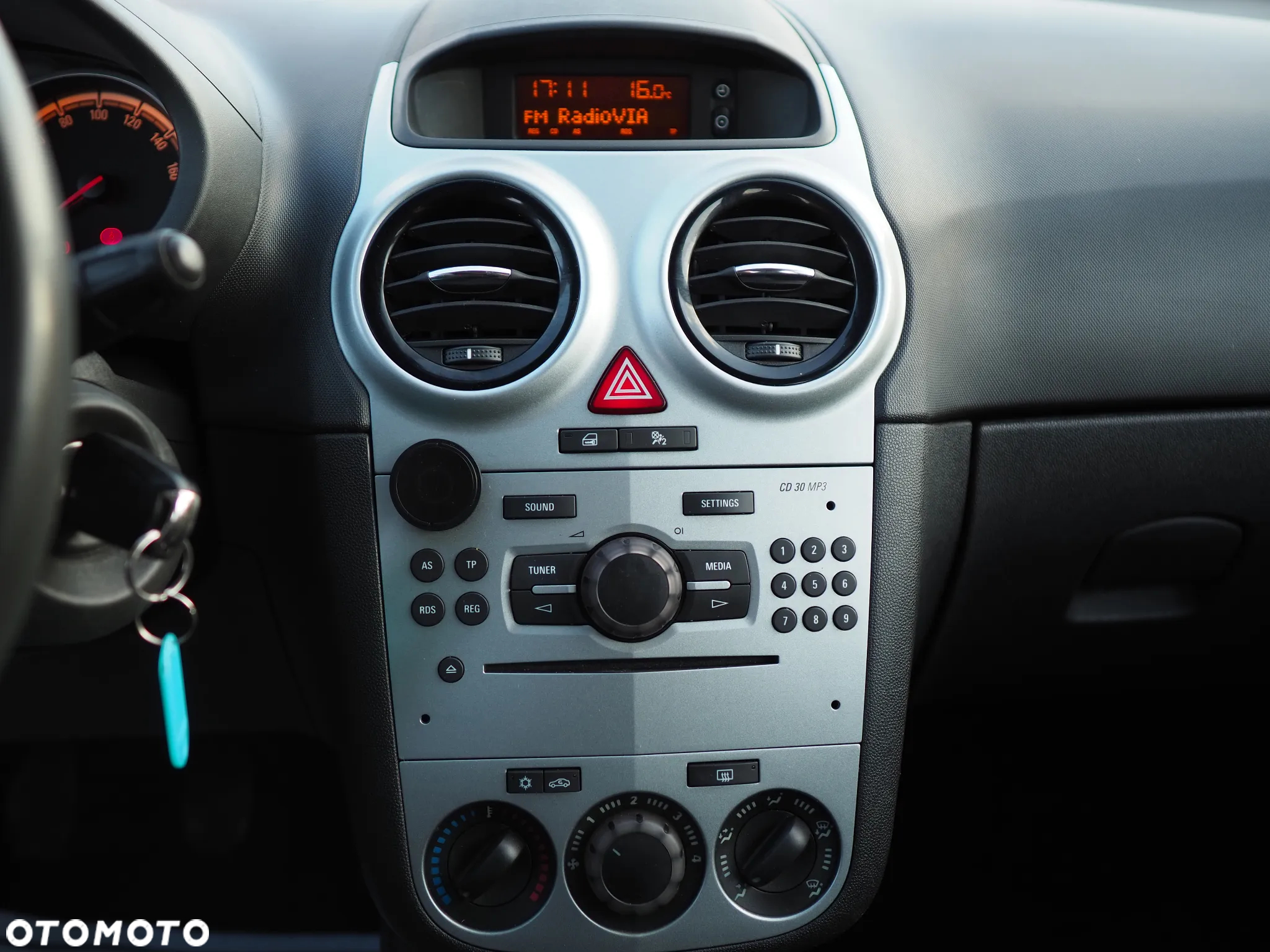 Opel Corsa - 25
