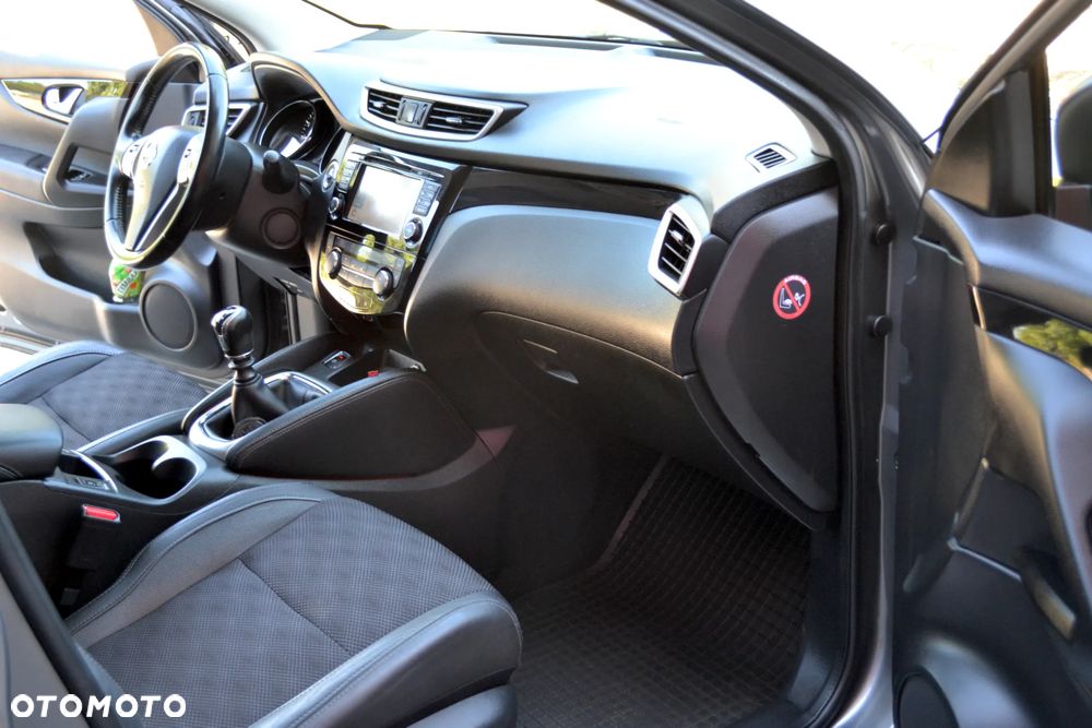 Nissan Qashqai 1.6 DIG-T Tekna - 25