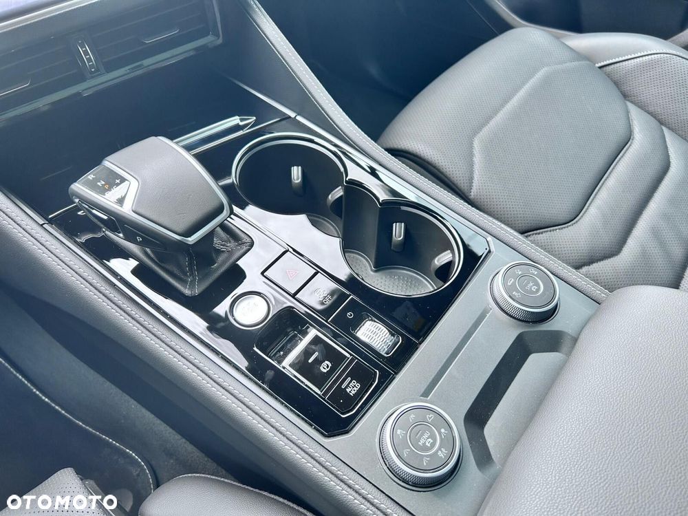 Volkswagen Touareg - 35