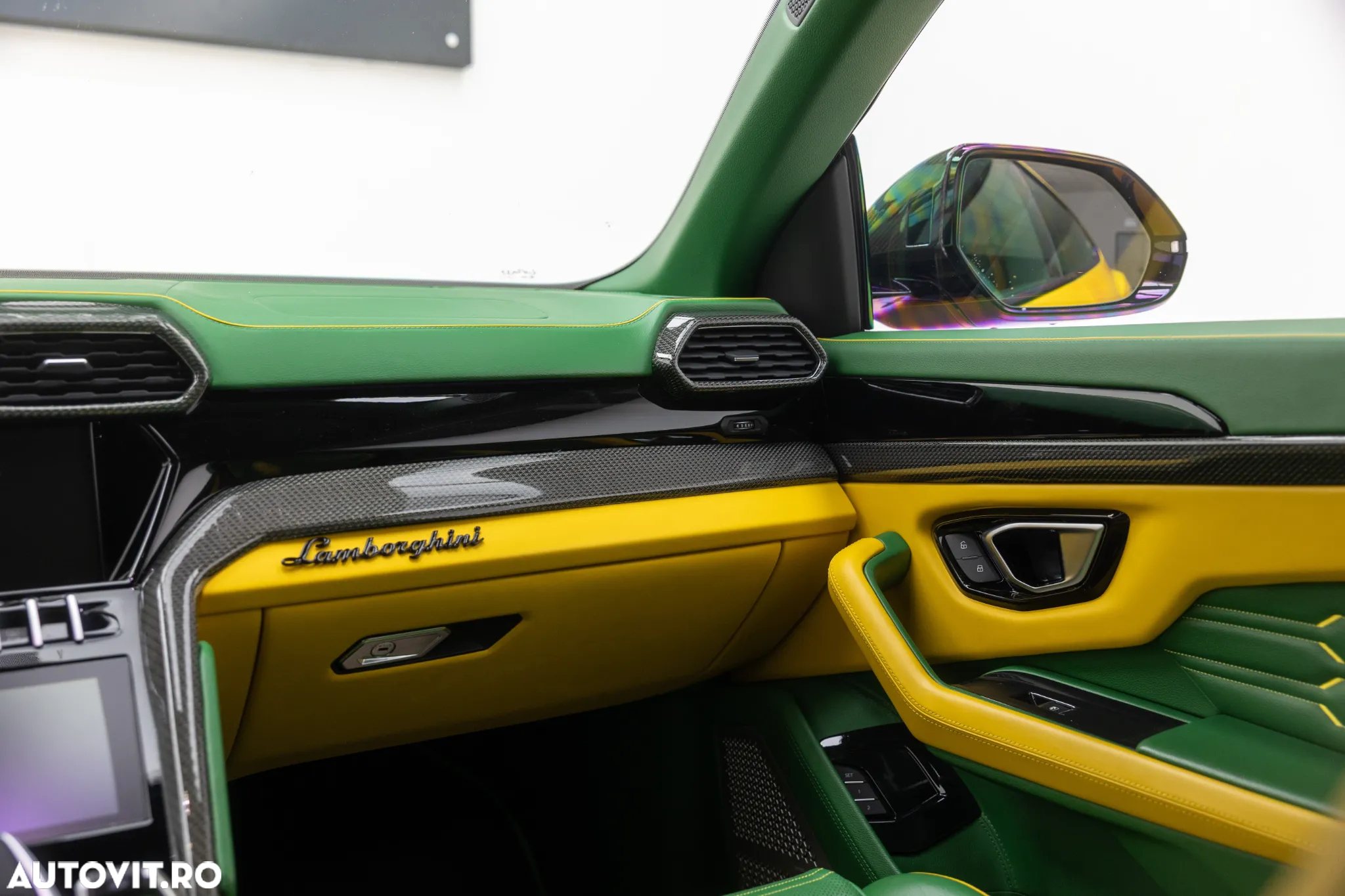 Lamborghini URUS - 25