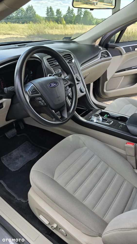 Ford Fusion - 10