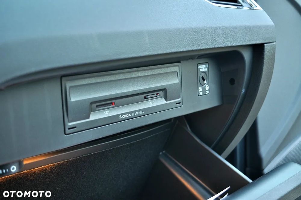 Skoda Octavia 1.4 TSI Ambition - 34