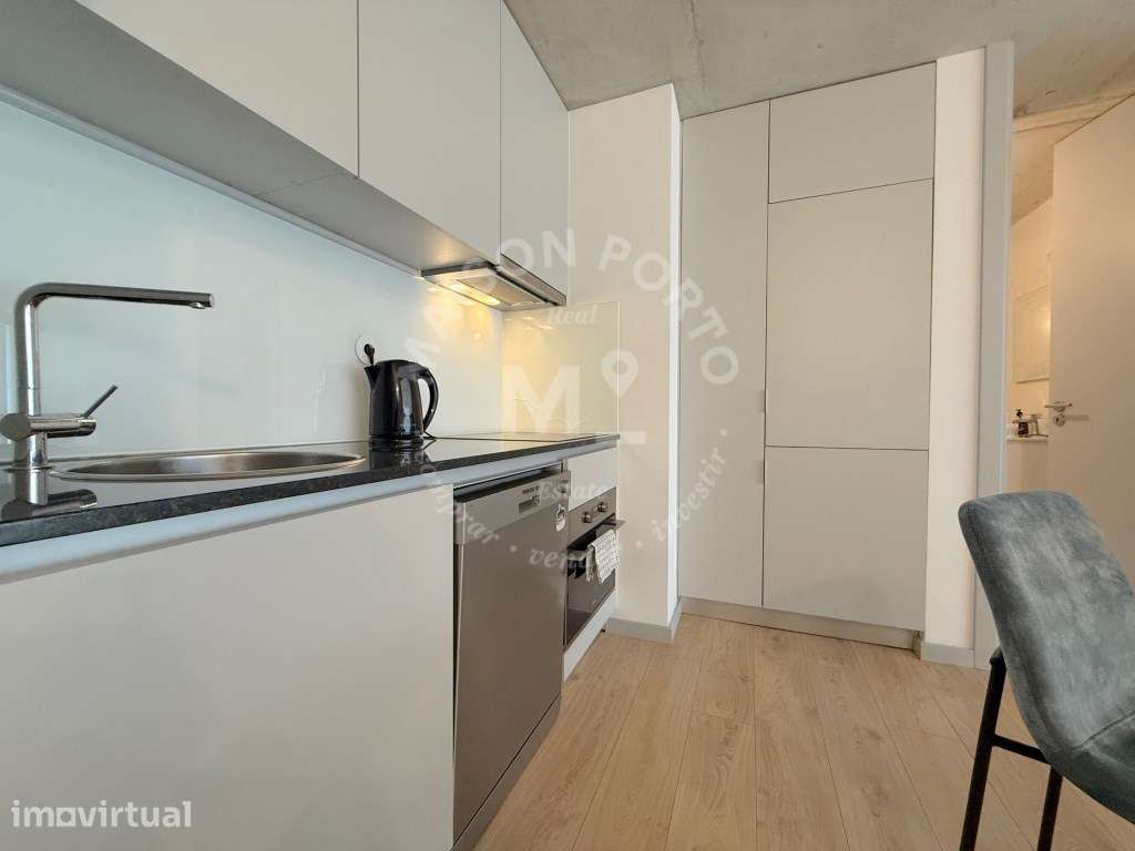 Apartamento T1 com Varanda em Condomínio com Piscina e Vista Rio Do... - Grande imagem: 5/21