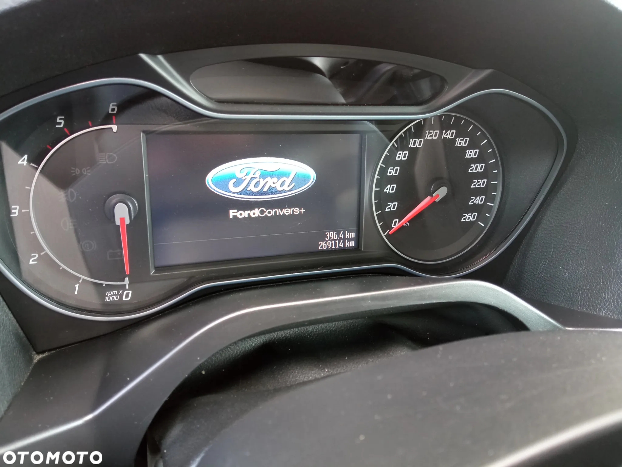 Ford S-Max - 11