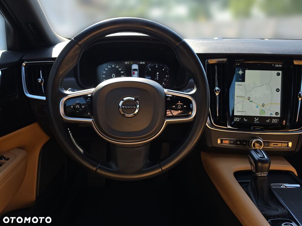 Volvo V90 Cross Country - 12