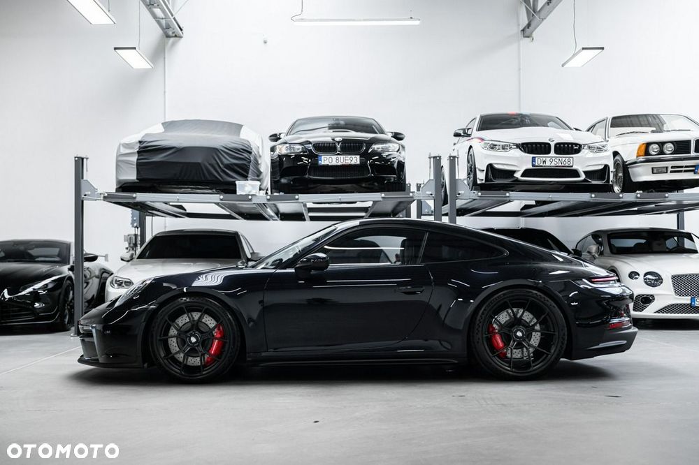 Porsche 911 GT3 Touring PDK - 9