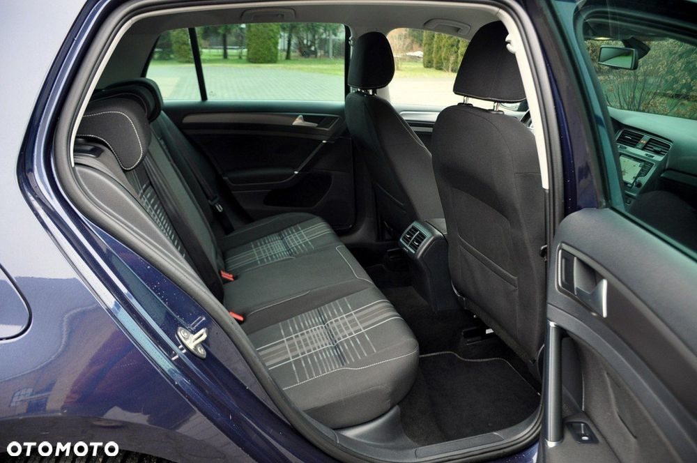 Volkswagen Golf - 20