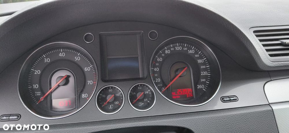 Volkswagen Passat 2.0 FSI 4Mot Trendline - 5