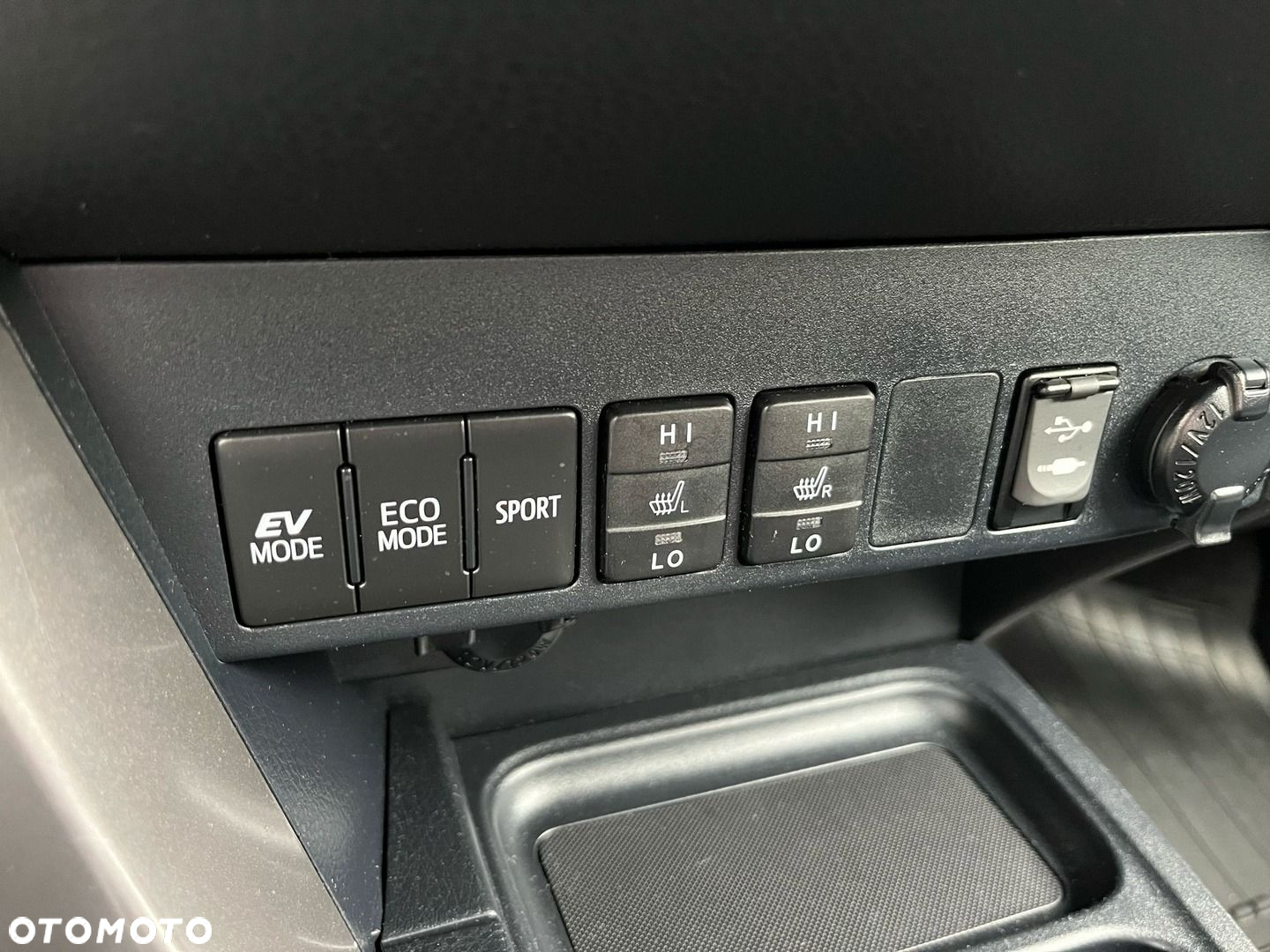 Toyota RAV4 Hybrid Premium 4x4 - 22