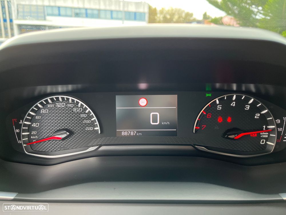 Peugeot 2008 1.5 BlueHDi Active Pack - 32