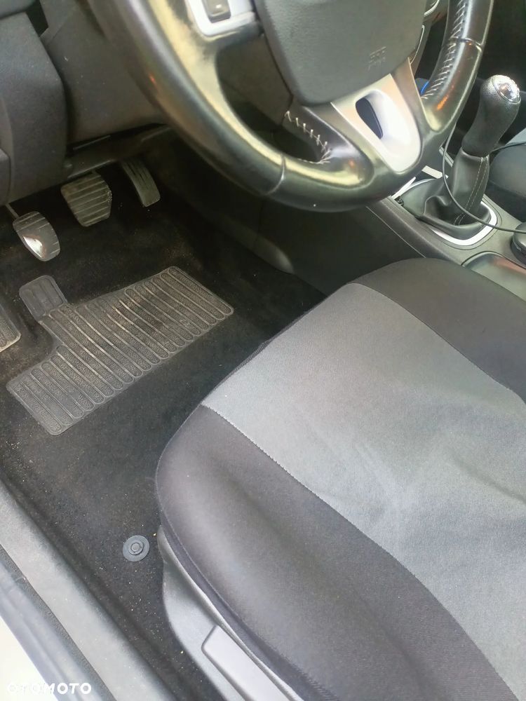 Renault Fluence 1.6 16V Zen - 6