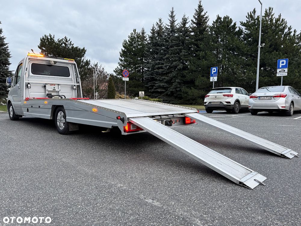 Mercedes-Benz Sprinter - 20