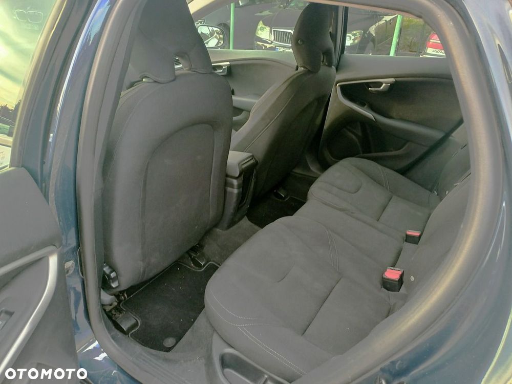 Volvo V40 D2 - 17