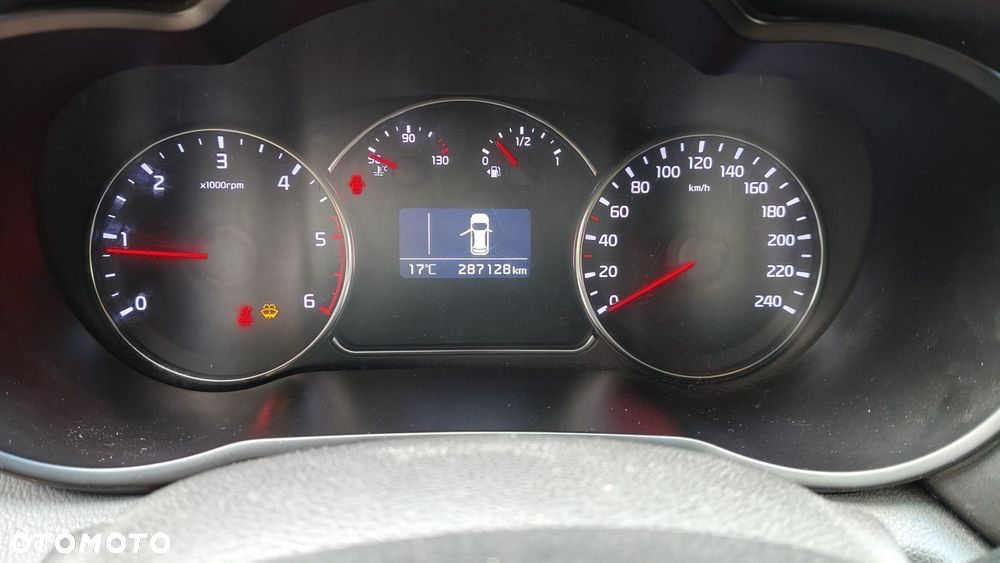 Kia Carens 1.7 CRDi M - 13