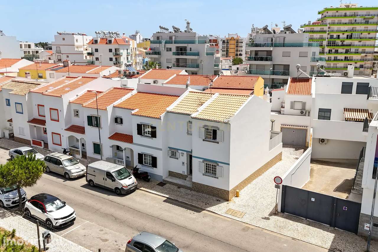 Moradia T3 com Terraço a 100m da Praia de Monte Gordo - Grande imagem: 2/45