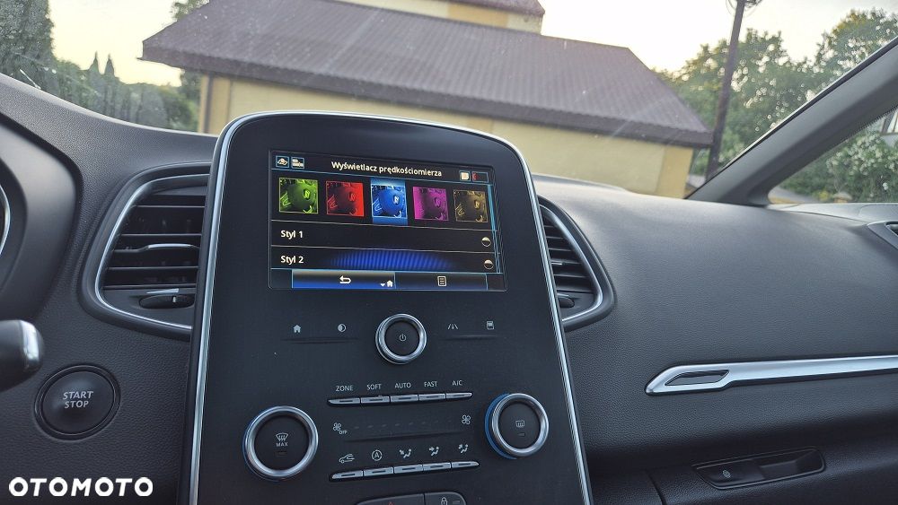 Renault Grand Scenic - 14