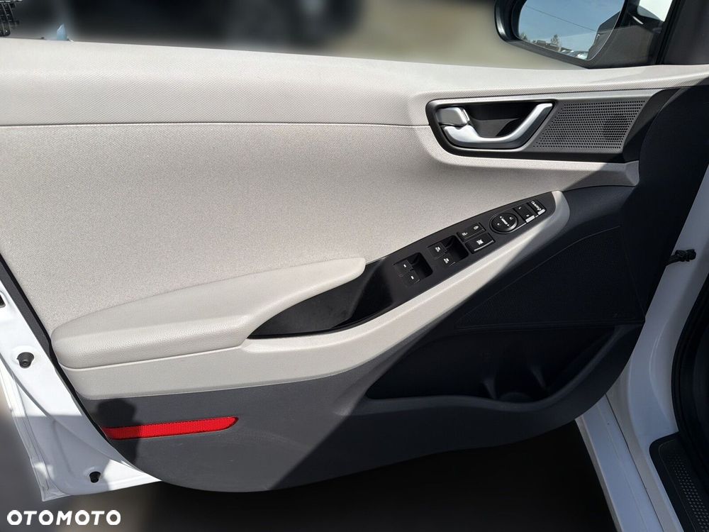 Hyundai IONIQ Hybrid Premium - 12