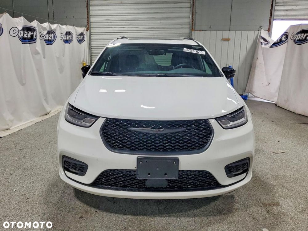 Chrysler Pacifica - 5