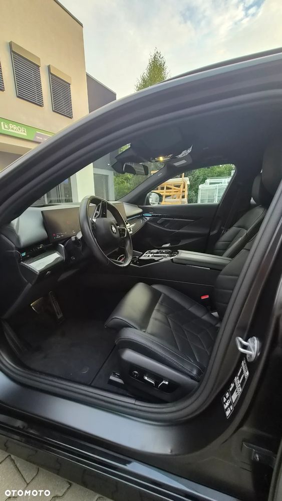 BMW Seria 5 540d xDrive mHEV M Sport - 8