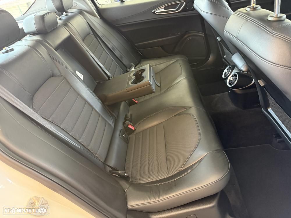 Alfa Romeo Giulia 2.2 D Super AT8 - 20
