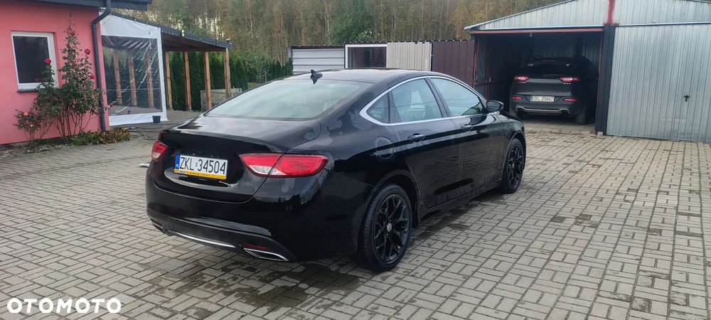 Chrysler 200 - 5