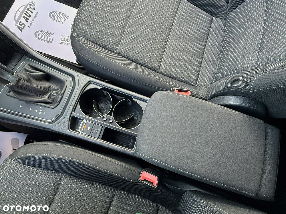 Volkswagen Touran 1.6 TDI SCR DSG IQ.DRIVE - 23