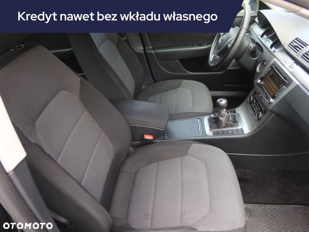 Volkswagen Passat - 11
