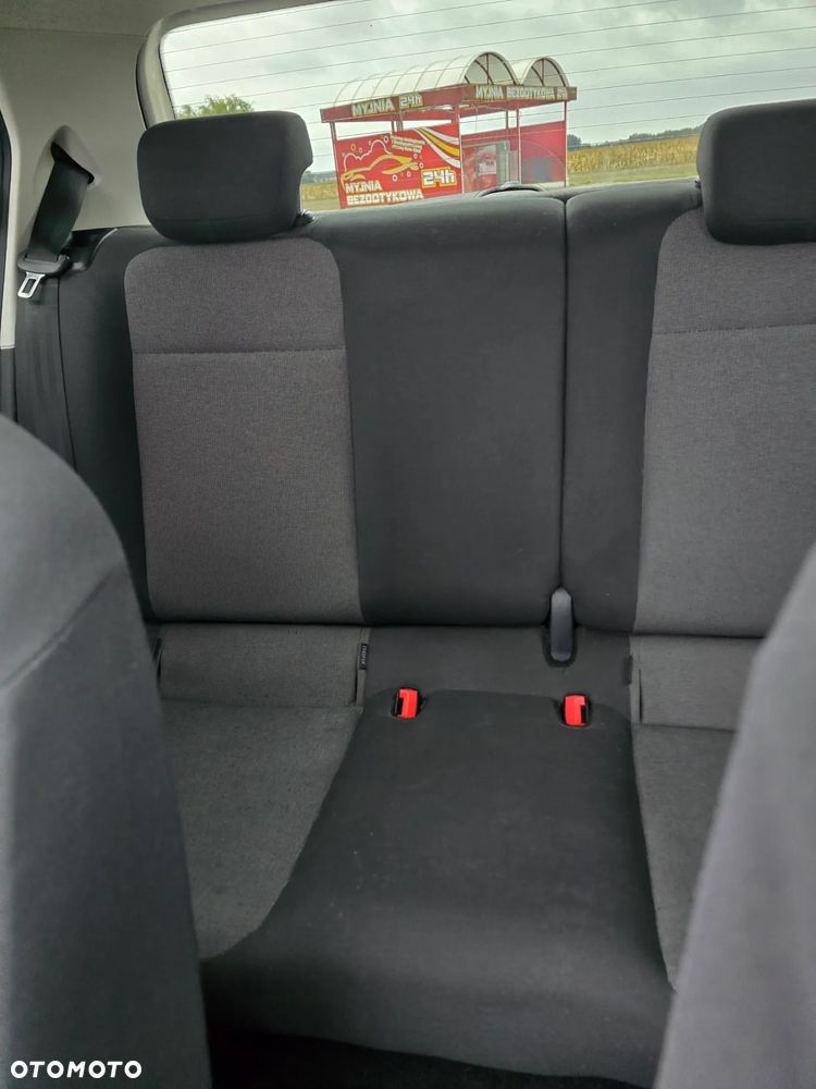 Volkswagen up! 1.0 high EU6 - 16