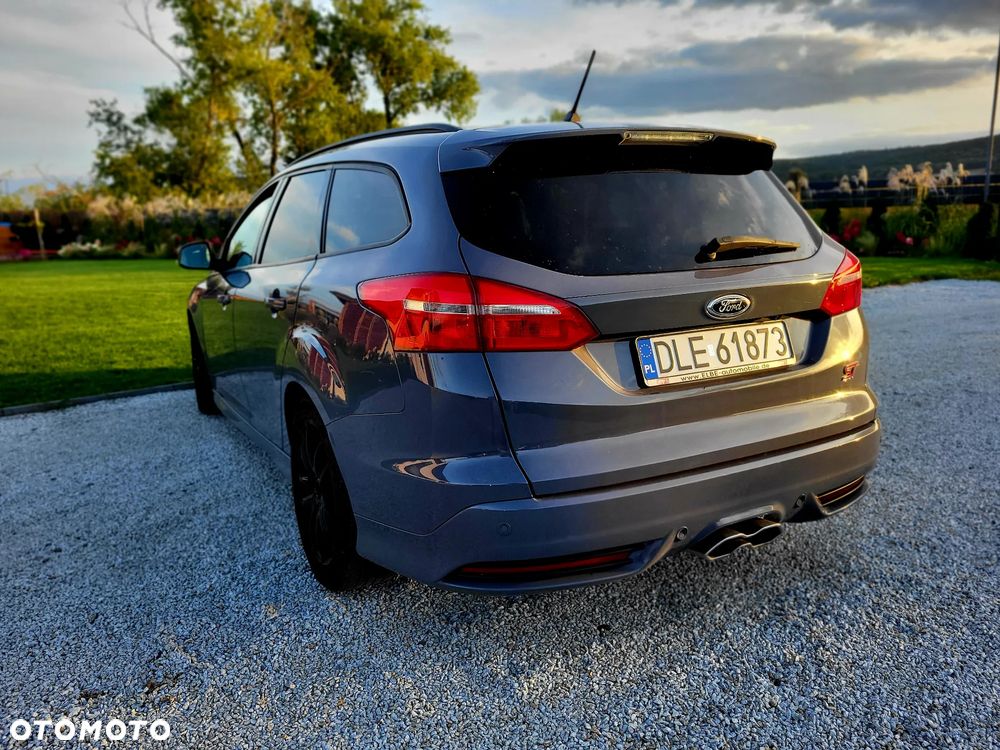 Ford Focus 2.0 TDCi ST-2 PowerShift - 11