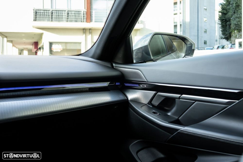 BMW 520 d Pack Desportivo M - 15