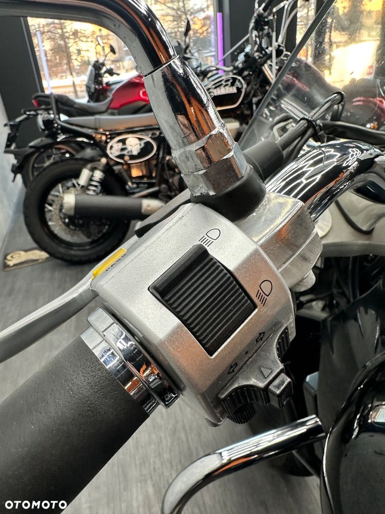 Suzuki Intruder - 25