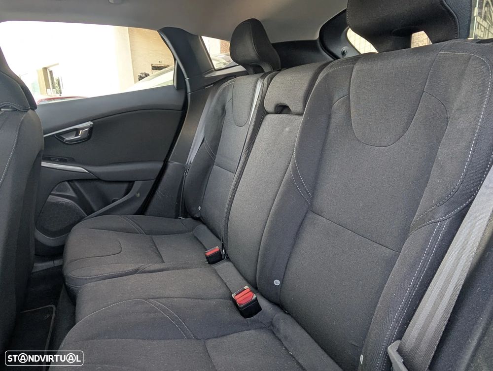 Volvo V40 D2 Momentum - 10