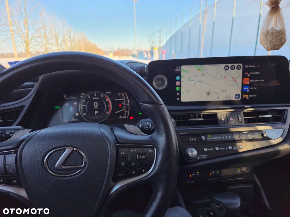 Lexus ES 300h Business Edition + - 8