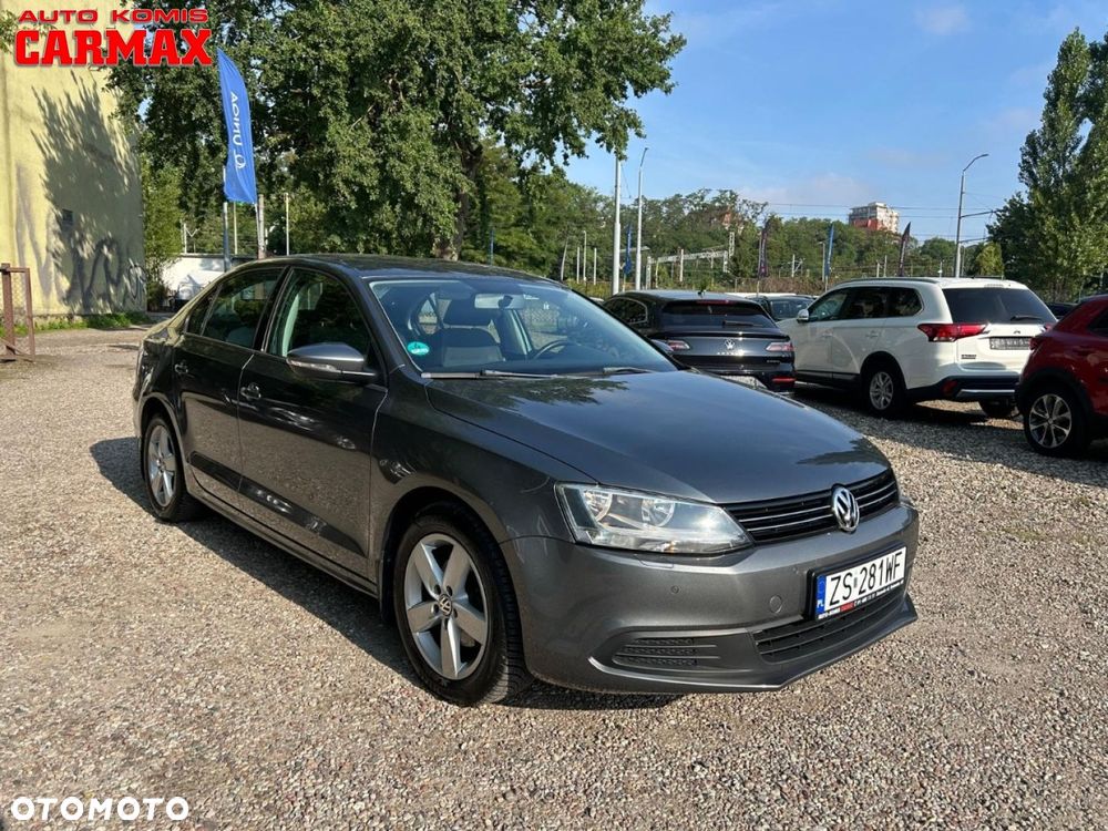 Volkswagen Jetta 1.6 TDI Comfortline - 9