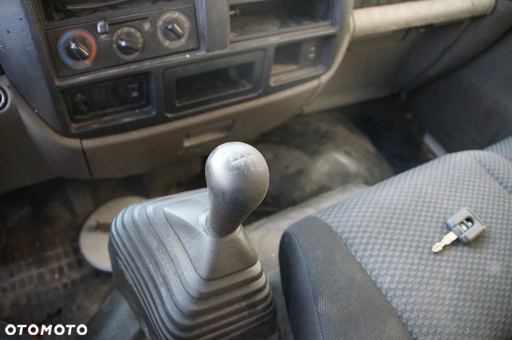 Auto na części - Renault Maxity 140 DXi 2.5 136 KM YD25K3LD 2014R Silnik Skrzynia Drzwi Lampa Szyba Lusterko Zderzak Kabina Paka Sterownik Moduł Czujnik Deska Kokpit Licznik Kierownica - 14