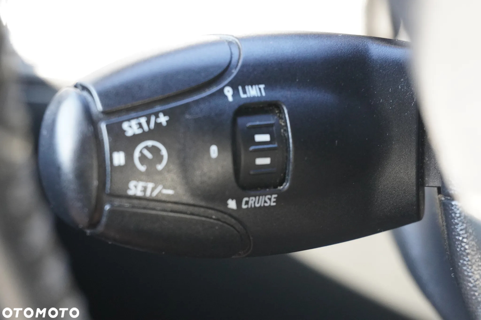 Peugeot 2008 1.6 BlueHDi Allure - 29