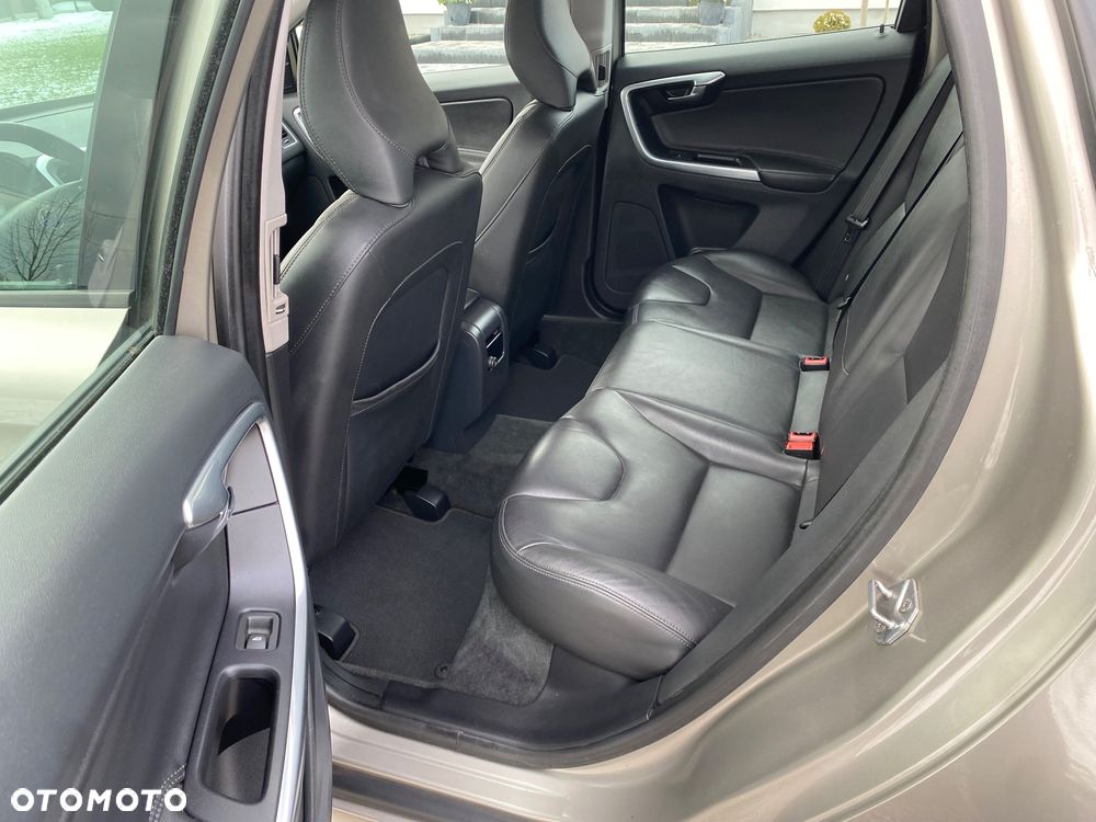 Volvo XC 60 D3 Kinetic - 10